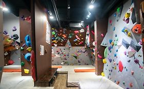 Climb Inn Cocomo
